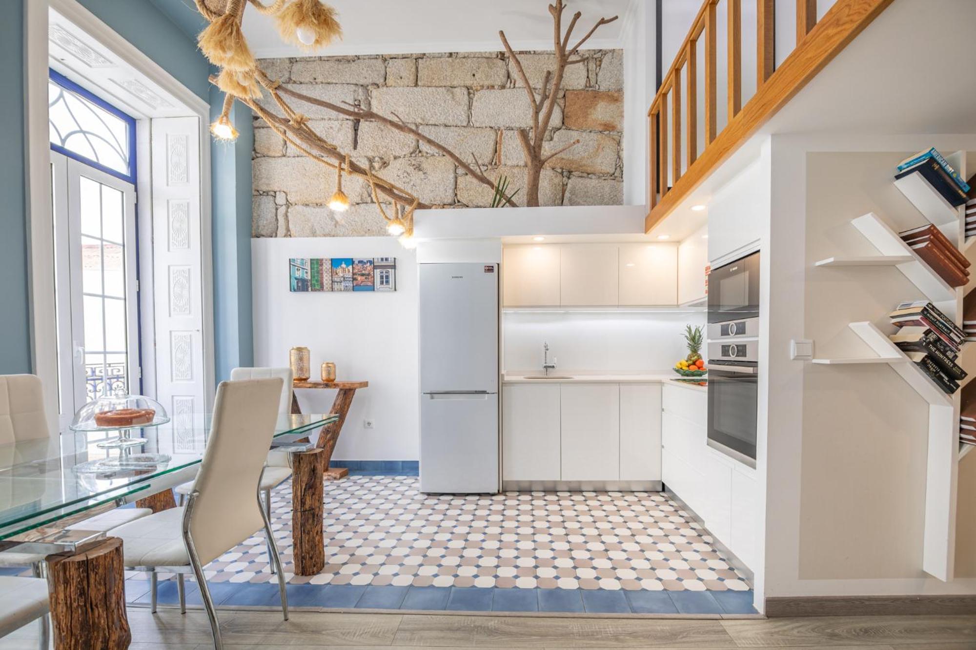 Deluxe Spacious Flats W Mezzanine By Host Wise Apartment Porto Luaran gambar