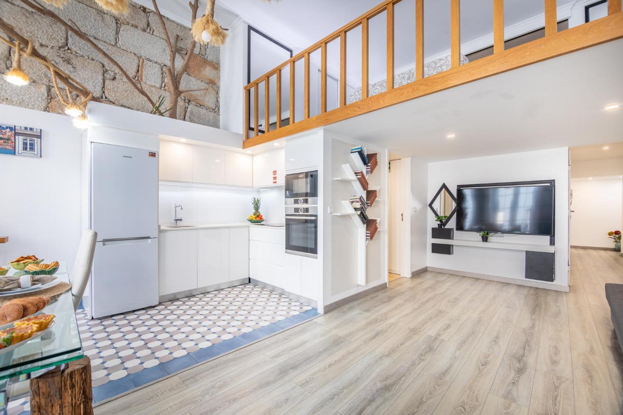 Deluxe Spacious Flats W Mezzanine By Host Wise Apartment Porto Luaran gambar