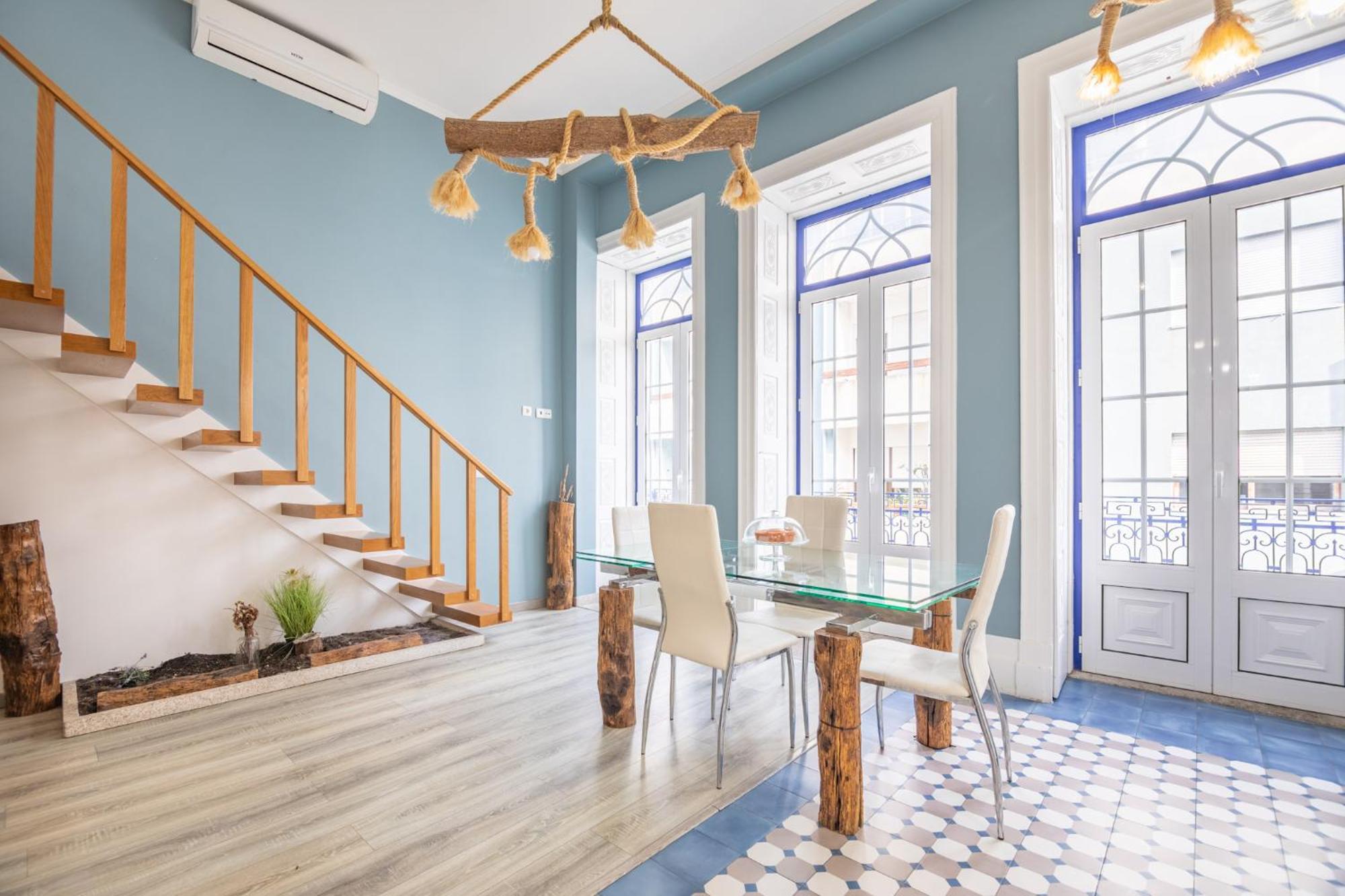 Deluxe Spacious Flats W Mezzanine By Host Wise Apartment Porto Bilik gambar