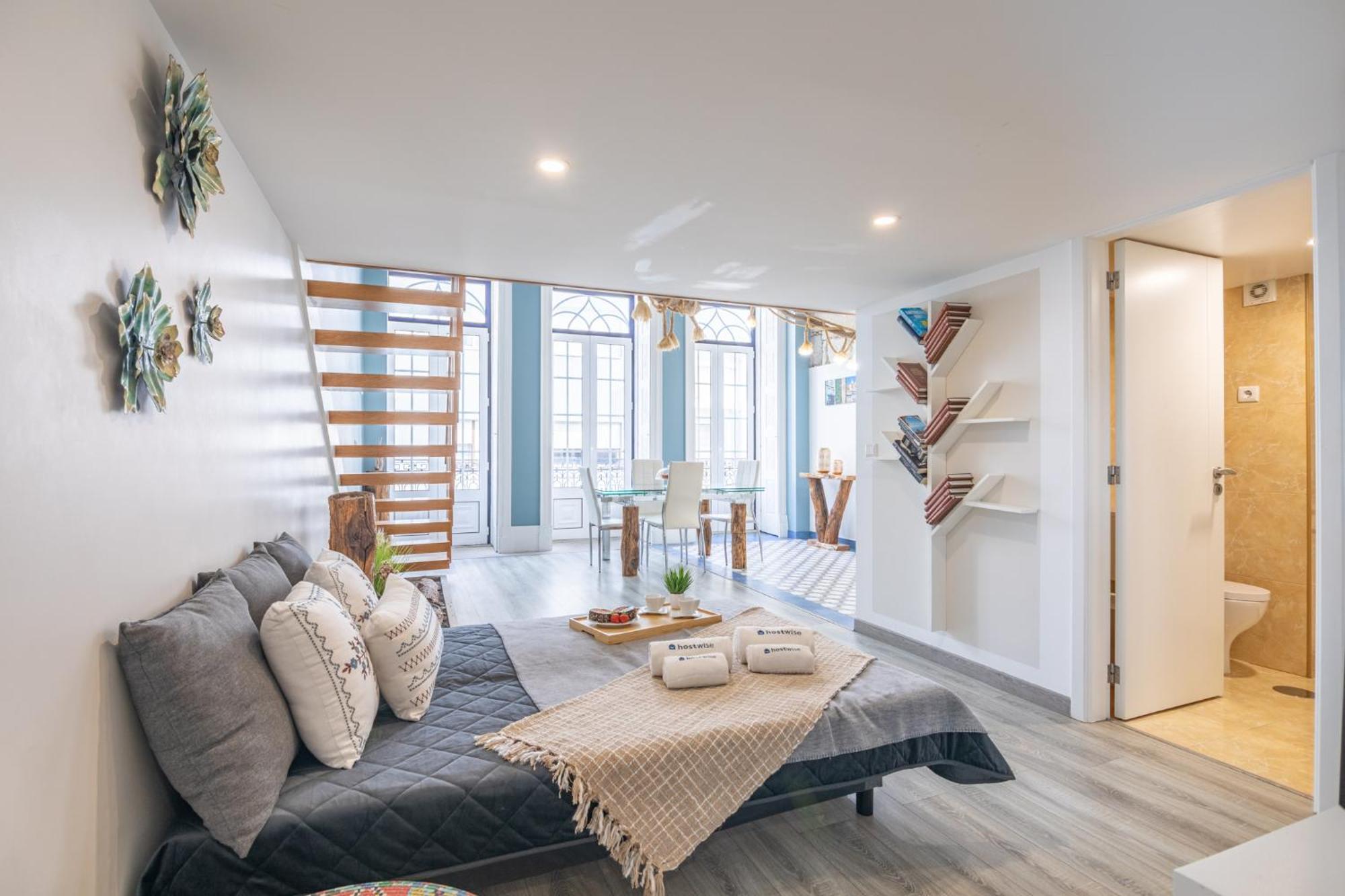 Deluxe Spacious Flats W Mezzanine By Host Wise Apartment Porto Bilik gambar
