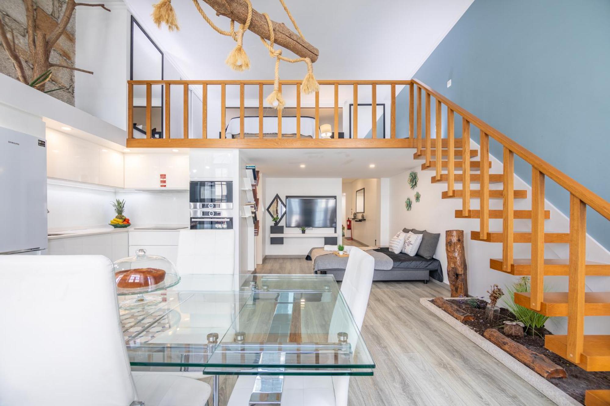 Deluxe Spacious Flats W Mezzanine By Host Wise Apartment Porto Bilik gambar