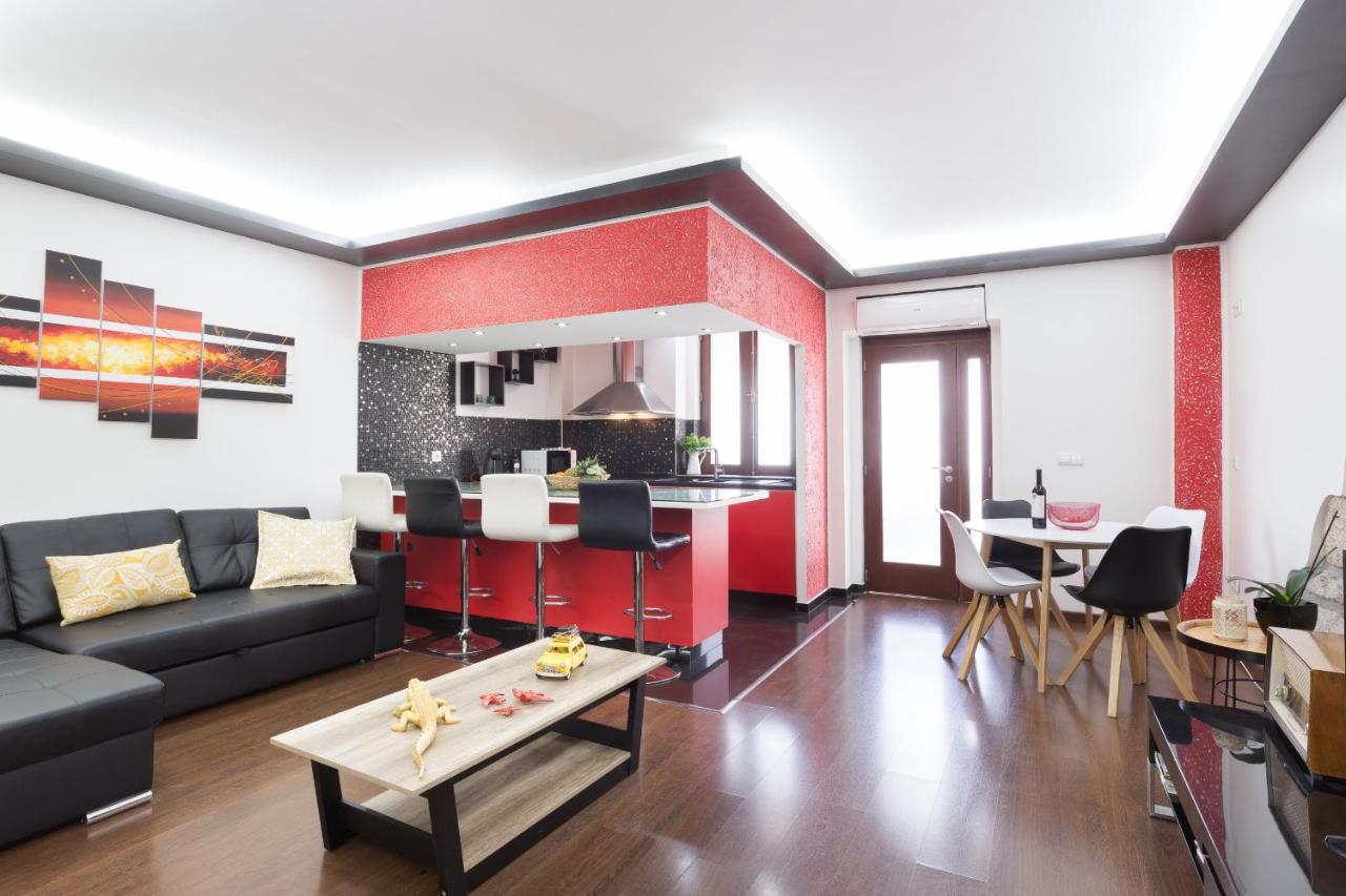 Deluxe Spacious Flats W Mezzanine By Host Wise Apartment Porto Luaran gambar
