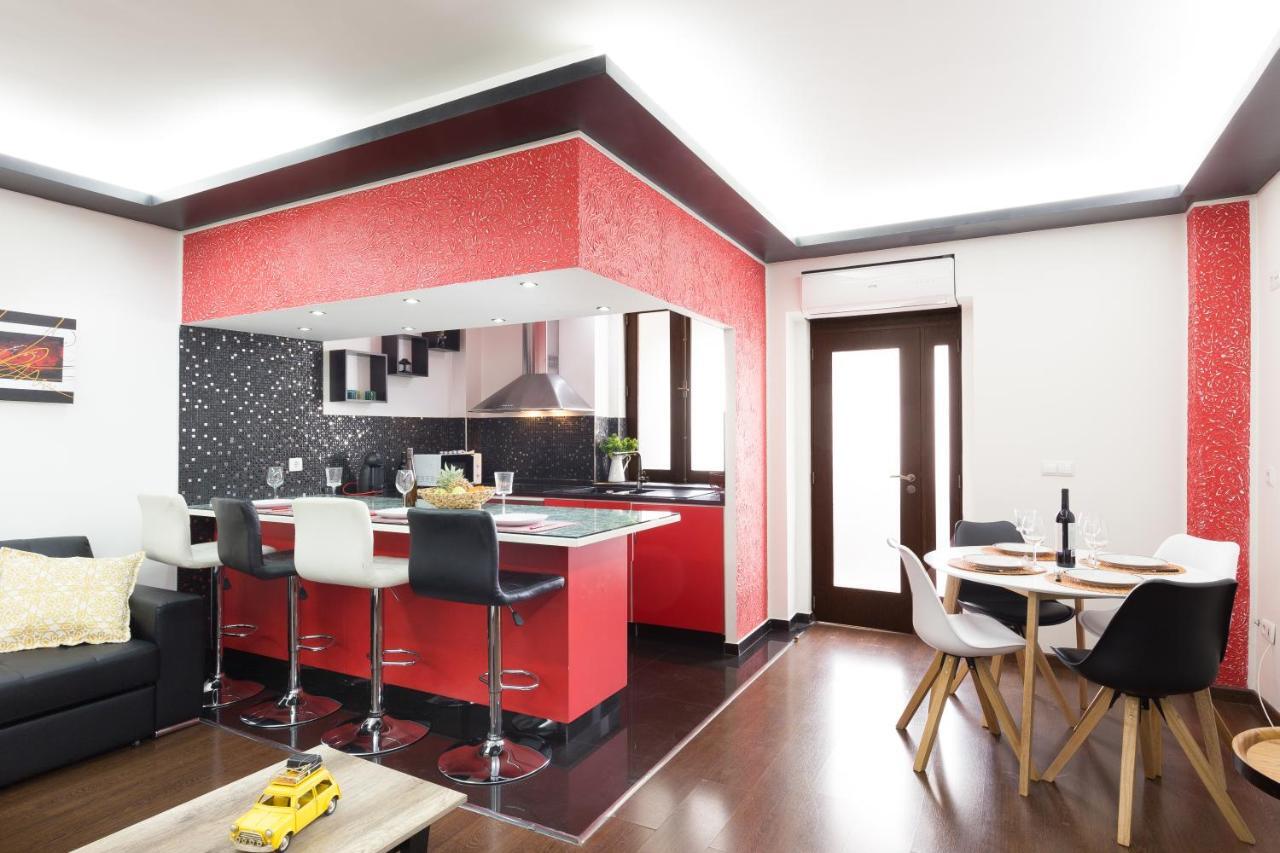 Deluxe Spacious Flats W Mezzanine By Host Wise Apartment Porto Luaran gambar