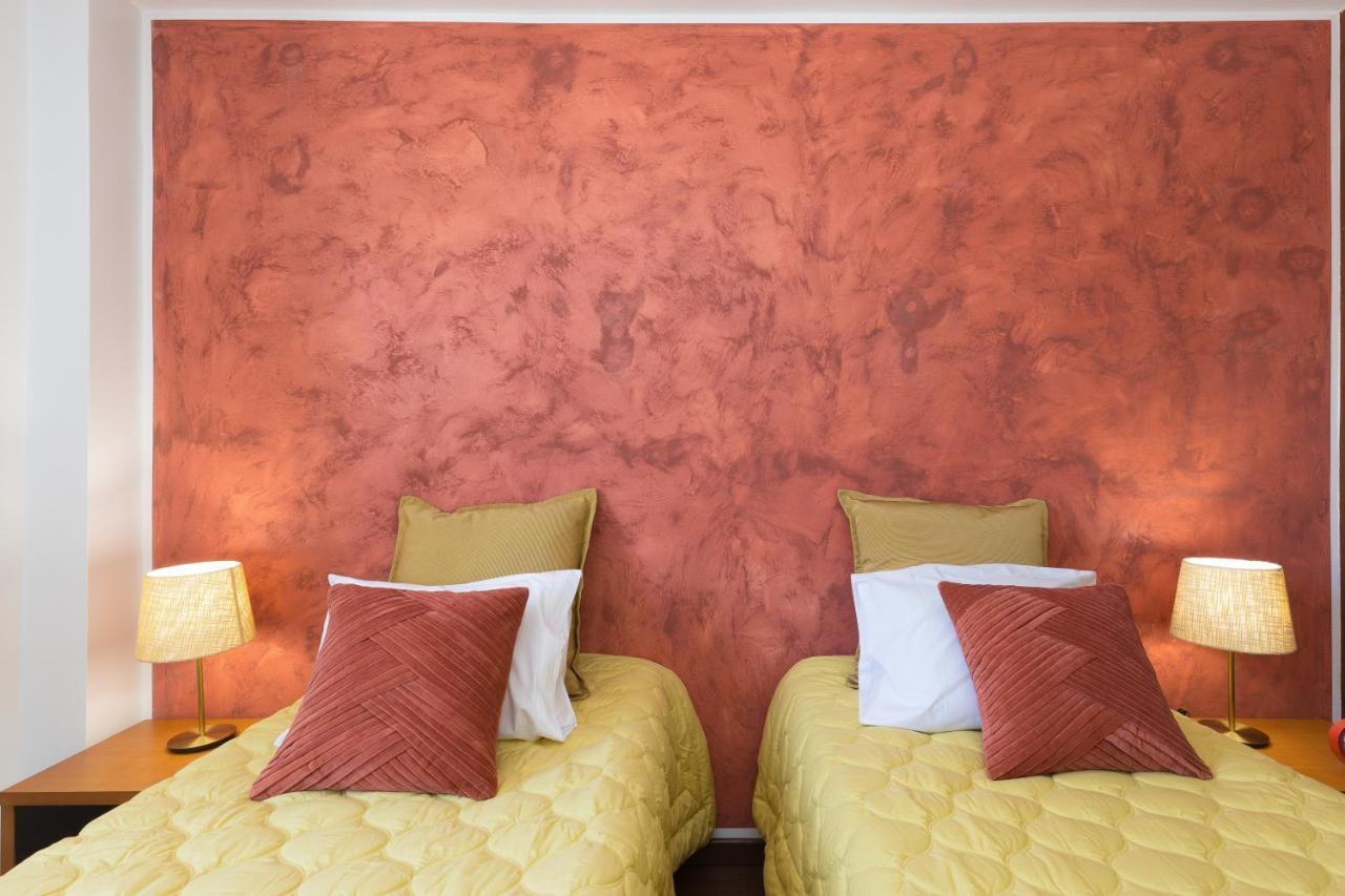 Deluxe Spacious Flats W Mezzanine By Host Wise Apartment Porto Luaran gambar