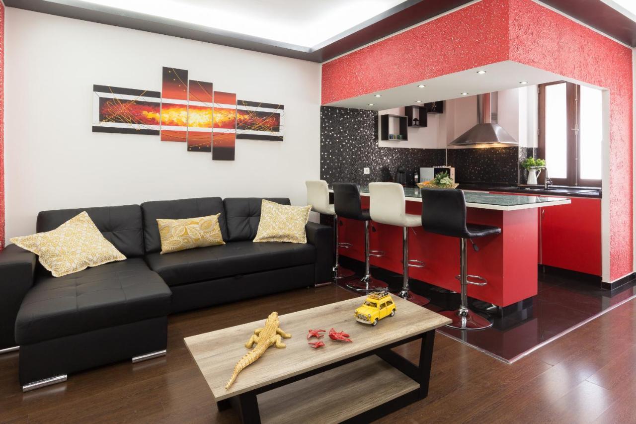 Deluxe Spacious Flats W Mezzanine By Host Wise Apartment Porto Luaran gambar